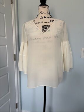 ANTONIO MELANI Ivory V-Neck Bell Sleeve Blouse